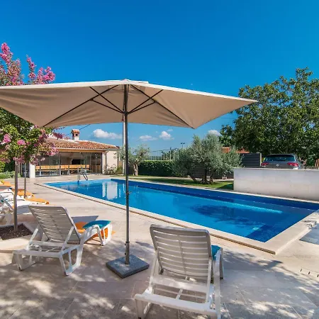 Villa Stunning In Kringa With Swimming Pool *