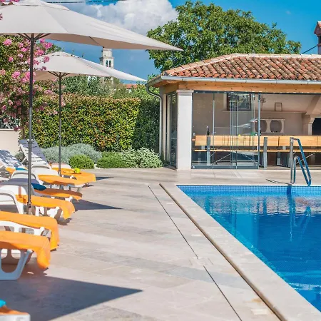 Villa Stunning In Kringa With Swimming Pool *