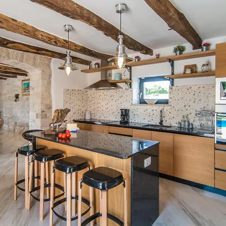 Stunning In Kringa With Swimming Pool Villa