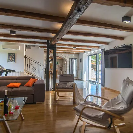 Villa Stunning In Kringa With Swimming Pool Tinjan