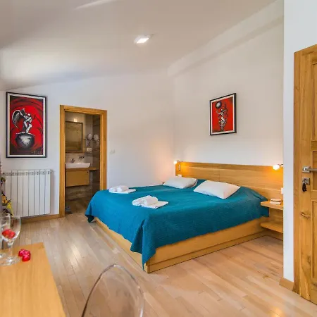 Villa Stunning In Kringa With Swimming Pool