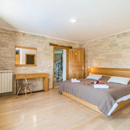 Stunning In Kringa With Swimming Pool Villa *